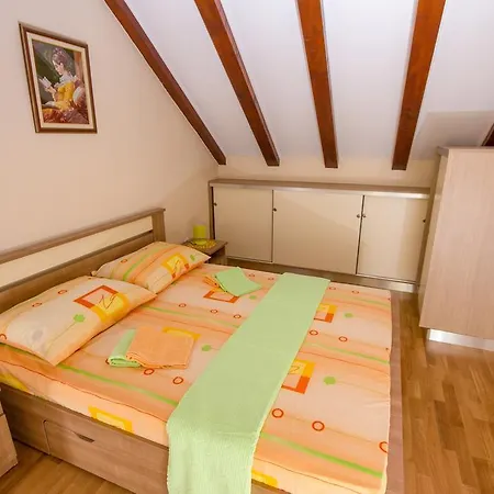 Niko Kastel Stari Kastela